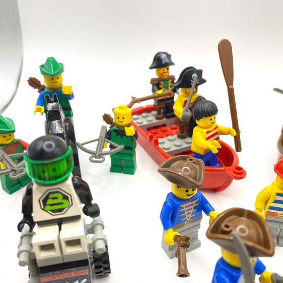 LEGOS Mini Figs Lot Late 1990s To Now Row Boats Motorcycles Horse Space Police - Picture 6 of 13